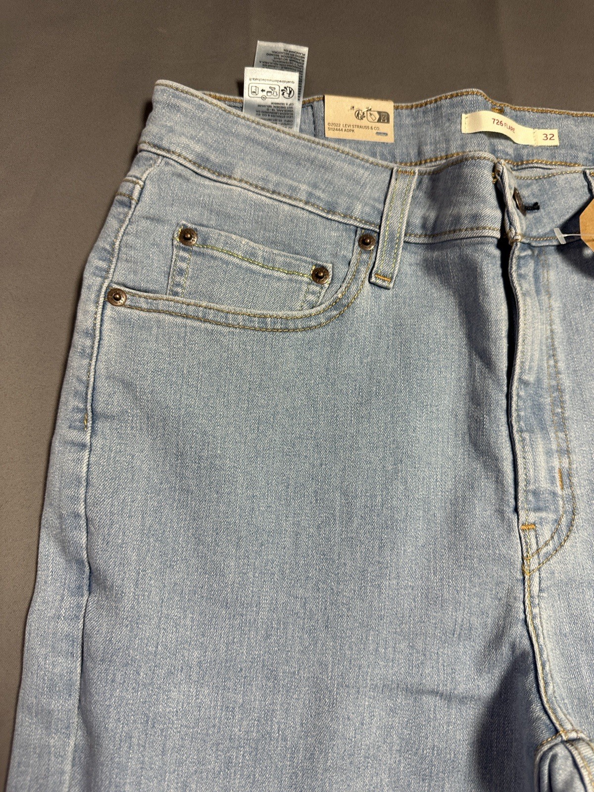 New Levi’s 726 High Rise Flare Women’s Jeans Different Route – Light Wash 32×30