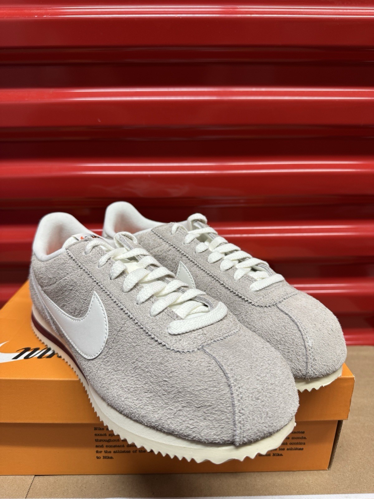Men’s Size 9 – Nike Cortez SE Suede College Grey Sail Dark Team Red HF3142-001