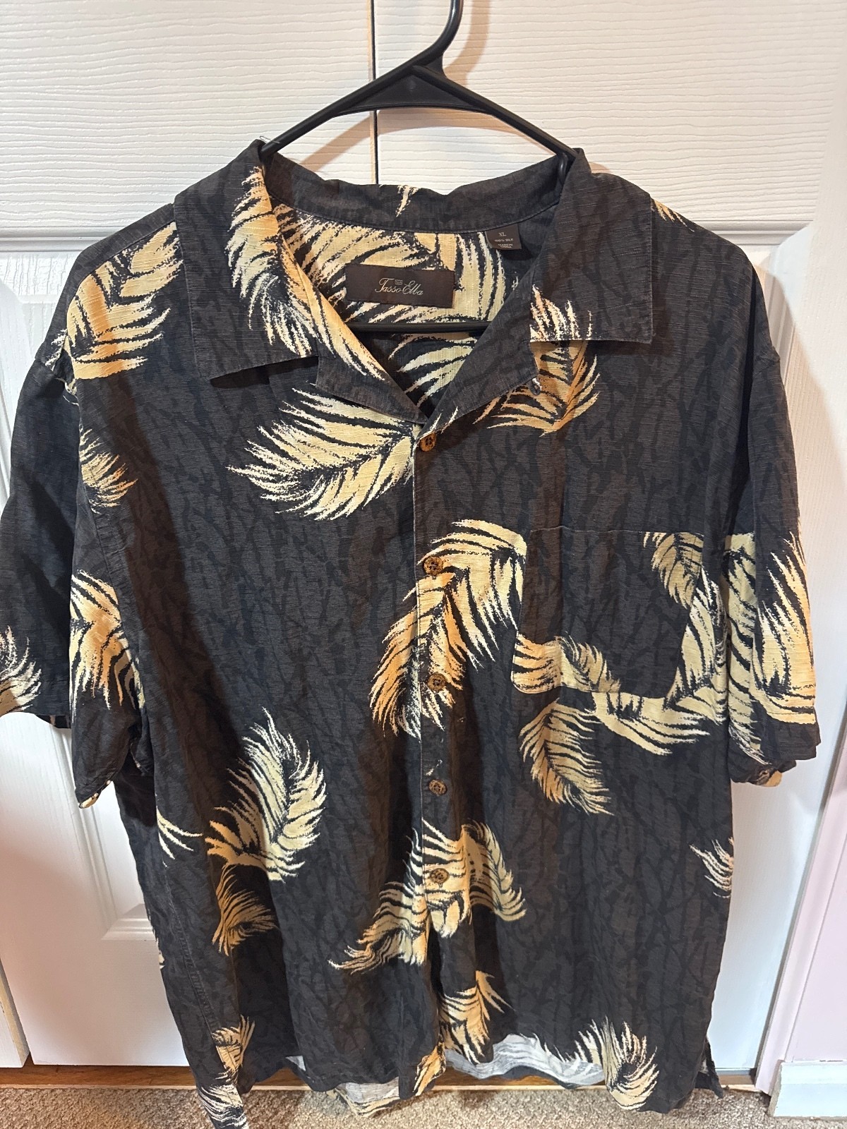 Tasso Elba Men’s XL Black Silk Hawaiian Shirt with Beige Leaf Print