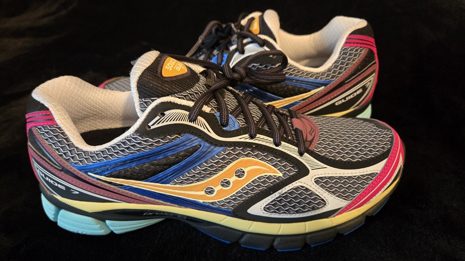 Saucony ProGrid Guide 7 Foot Locker Exclusive Multi-Color Black size 11m 12.5 w