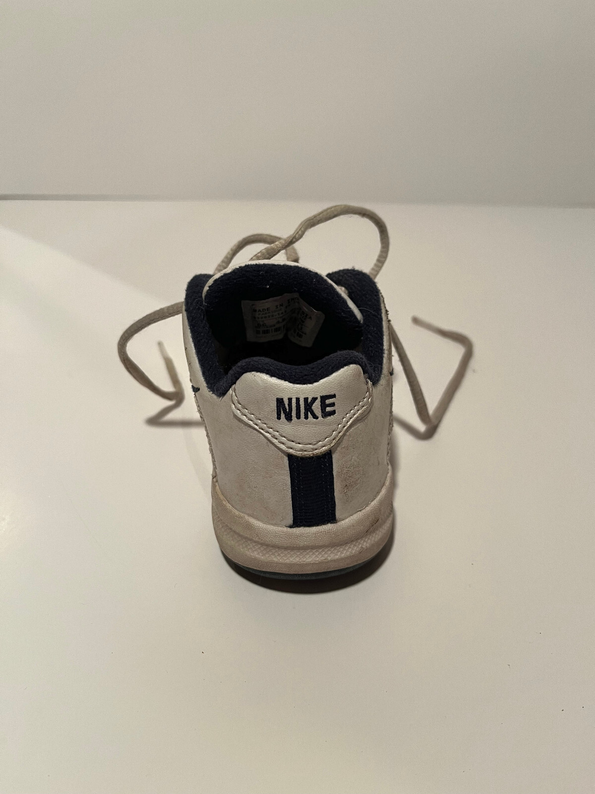 USED Nike White Navy Blue Toddler Shoes Size 5C Sneakers (See Item Description)