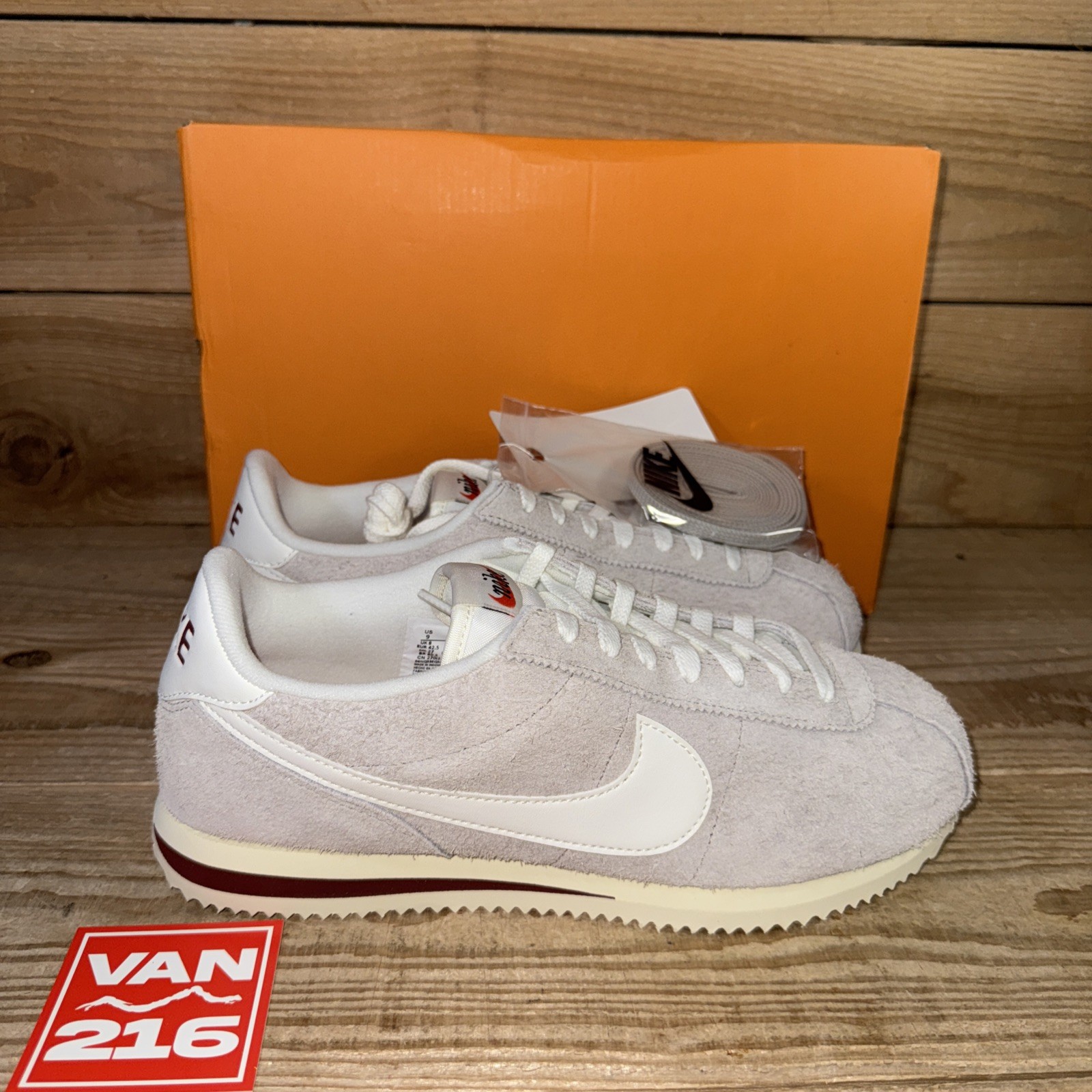 NEW Sz 9-11.5 Nike Cortez SE College Grey Team Red Athletic Shoes: HF3142-001