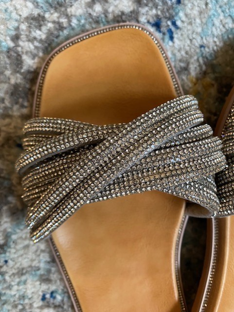 Steve Madden Womens Size 10 Sandal Rhinestone Strap Silver Slip On