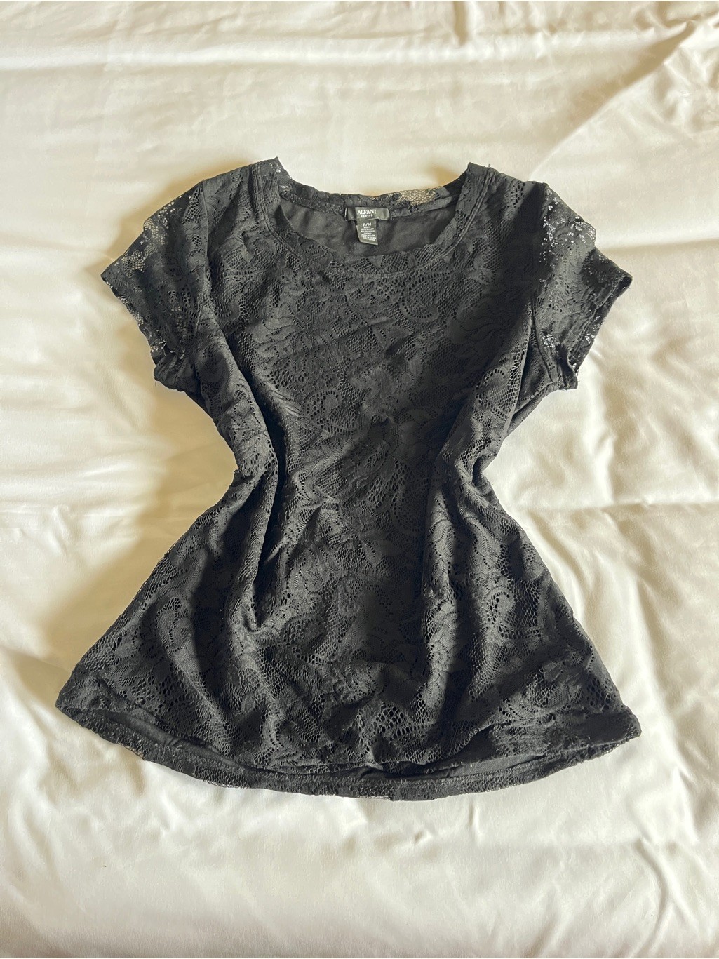 Alfani Petite Size P/M Black Lace Short Sleeve Blouse, Fully Lined, Cap Sleeves