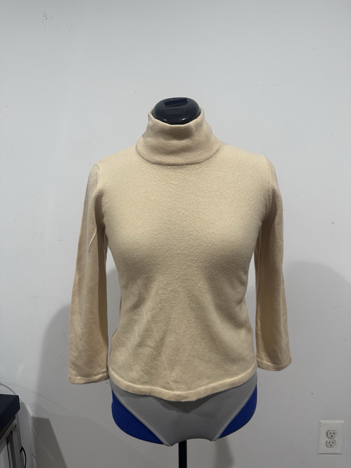 Escada Margaretha Ley Beige Wool Cashmere Angora Turtleneck Sweater 38