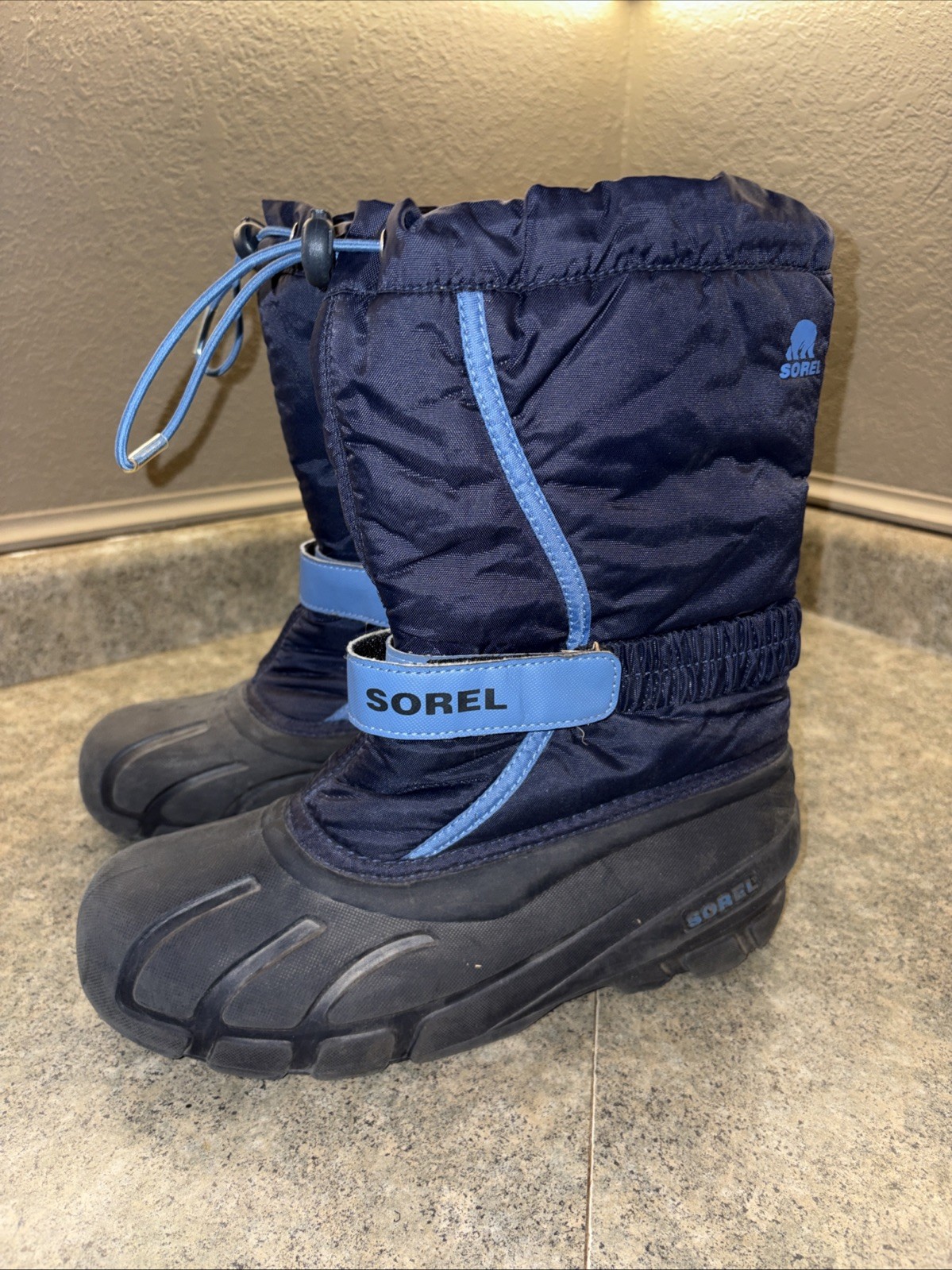 Sorel Kids Flurry winter snow boots collegiate navy Sz 7 Good Condition