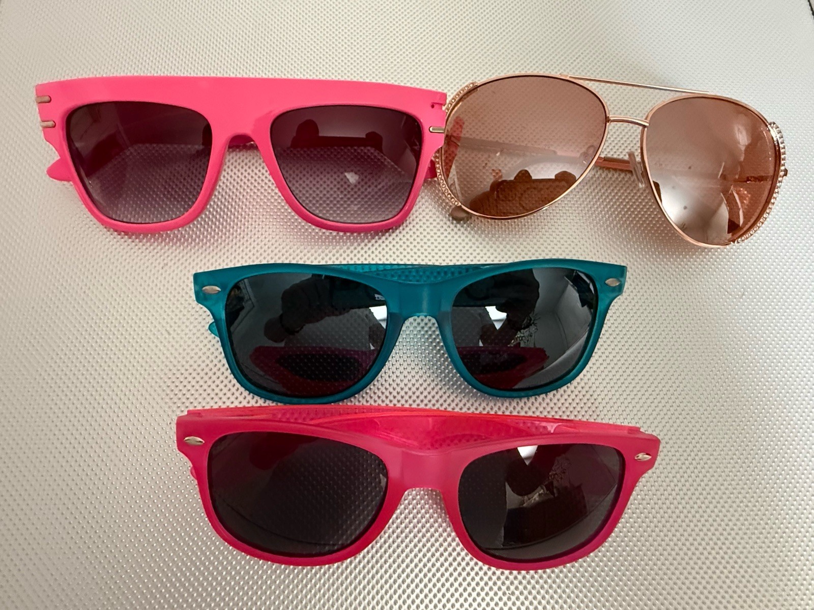 Women’s Lot of 4 Oversized Multicolor Sunglasses Tinted Plastic/Metal Frames