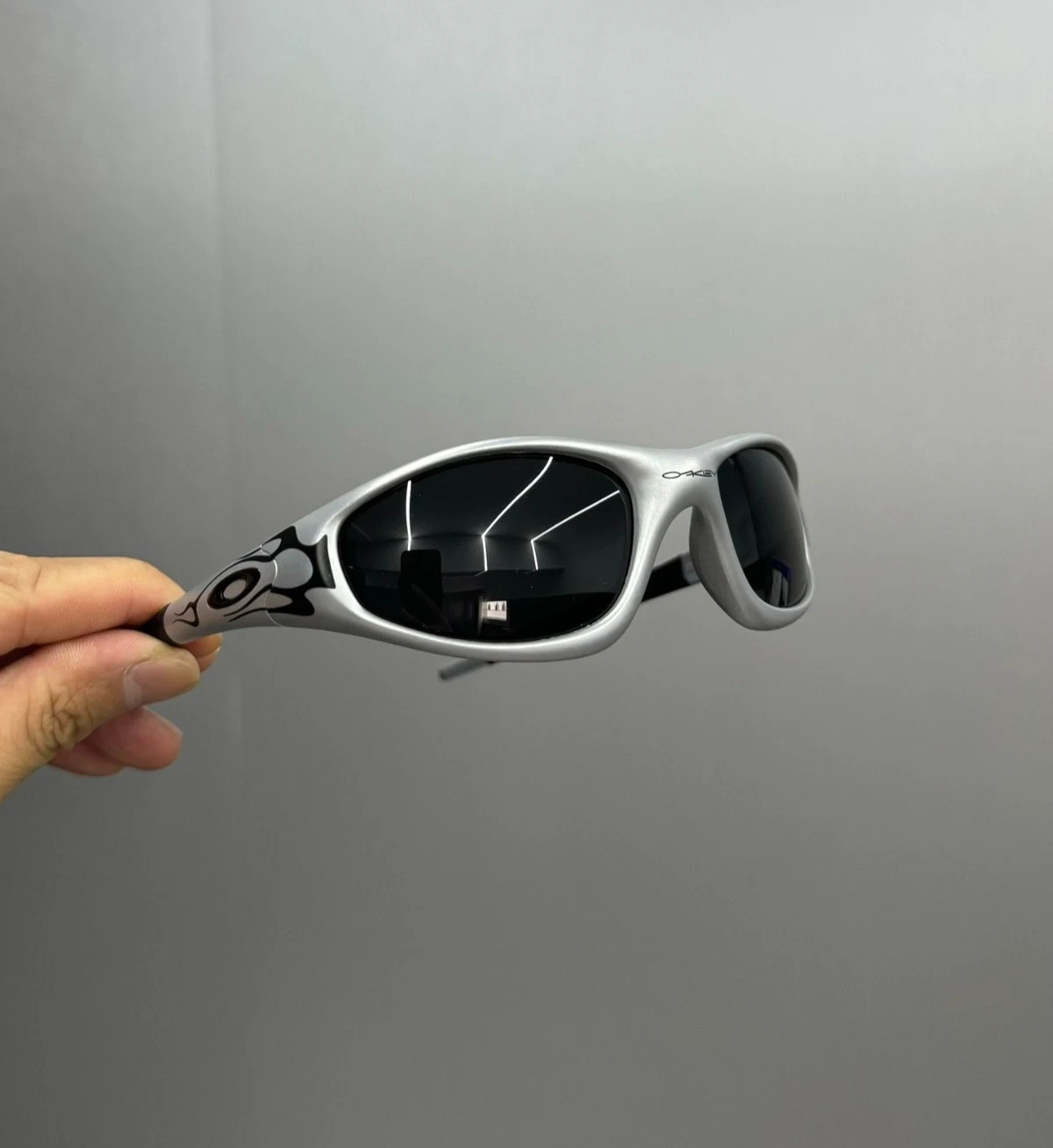 Vintage 90s Oakley Straight Jacket 99 Muzm 9505 Silver Frames Black Lenses
