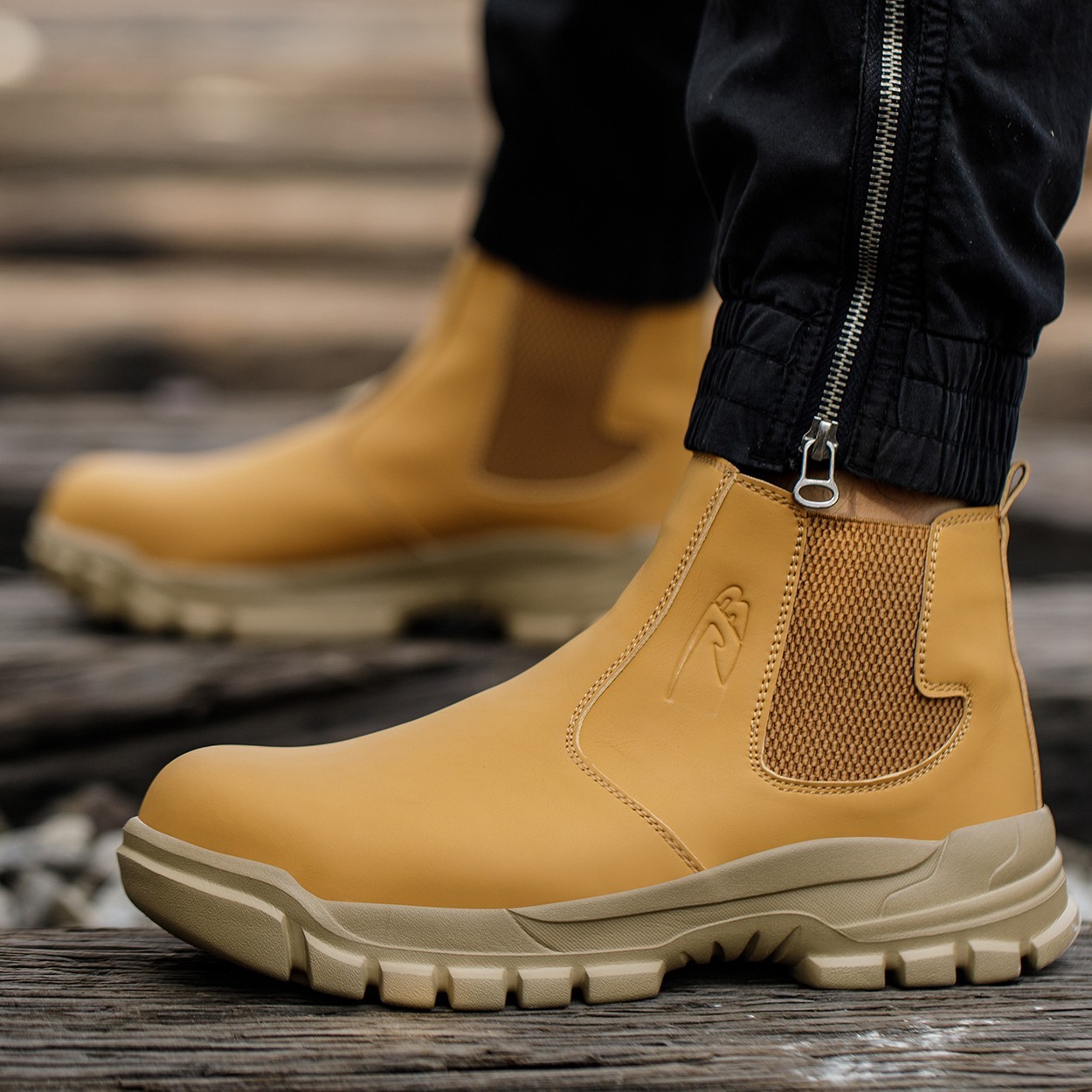 Leather Safety Shoes Slip On Work Boots Steel Toe Shoes Water Resistant Comfort