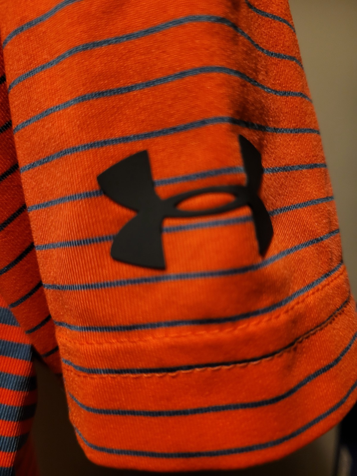 Two Men’s Under Armour HeatGear Short Sleeve Shirts Medium