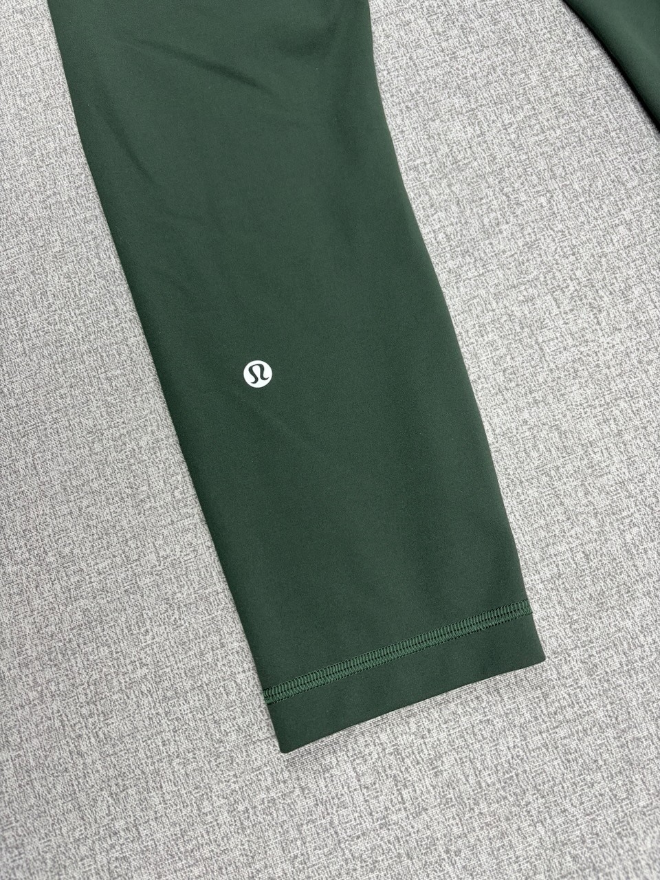 Lululemon Wunder Train HR Crop 23″ Leggings Womens 8 Rainforest Green Everlux