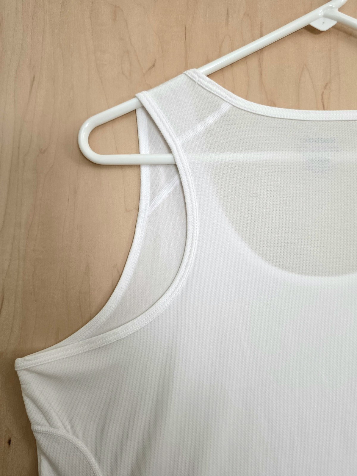 Reebok Women’s Athletic Tank Top White Size XL Play Dry Racerback Activewear Gym