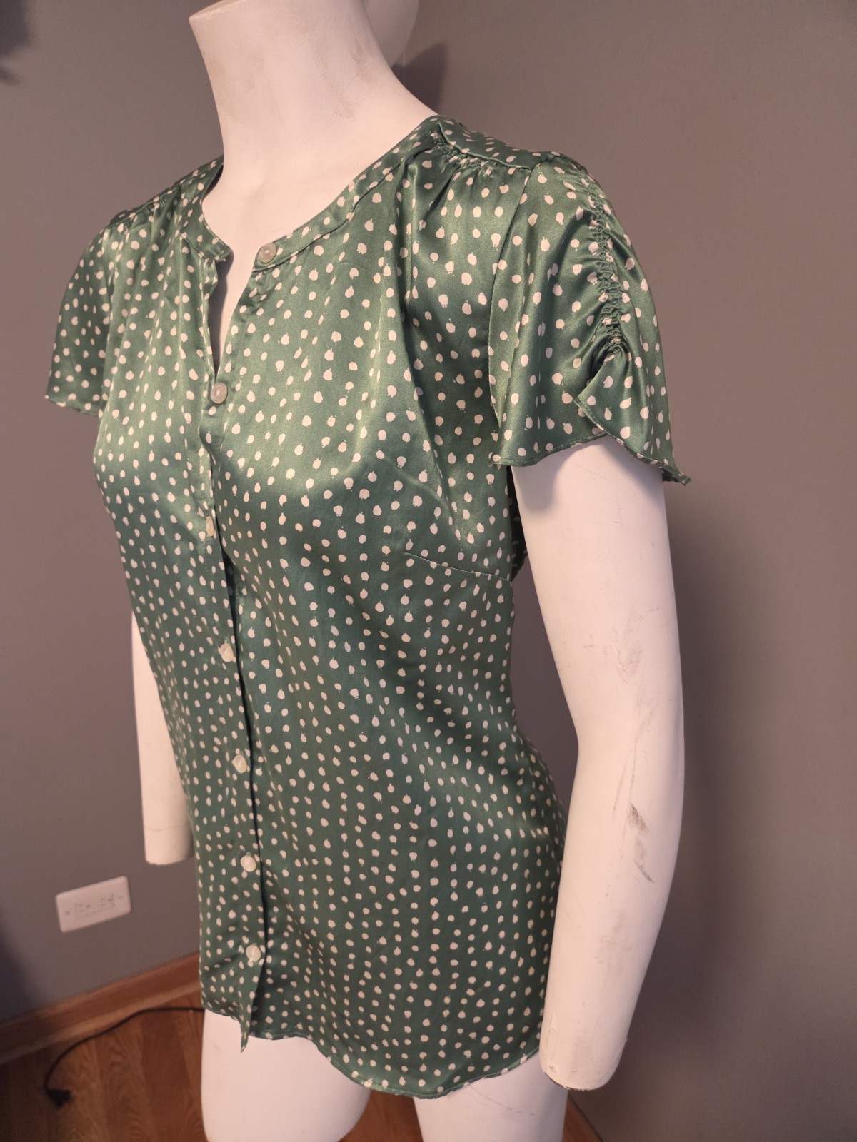 Banana Republic Green White Polka Dot Silk Blend Flutter Sleeve Blouse Top M 4