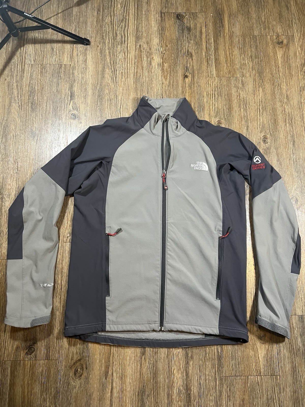 The North Face Jacket Men’s Medium Summit Series Apex Outdoors Gray