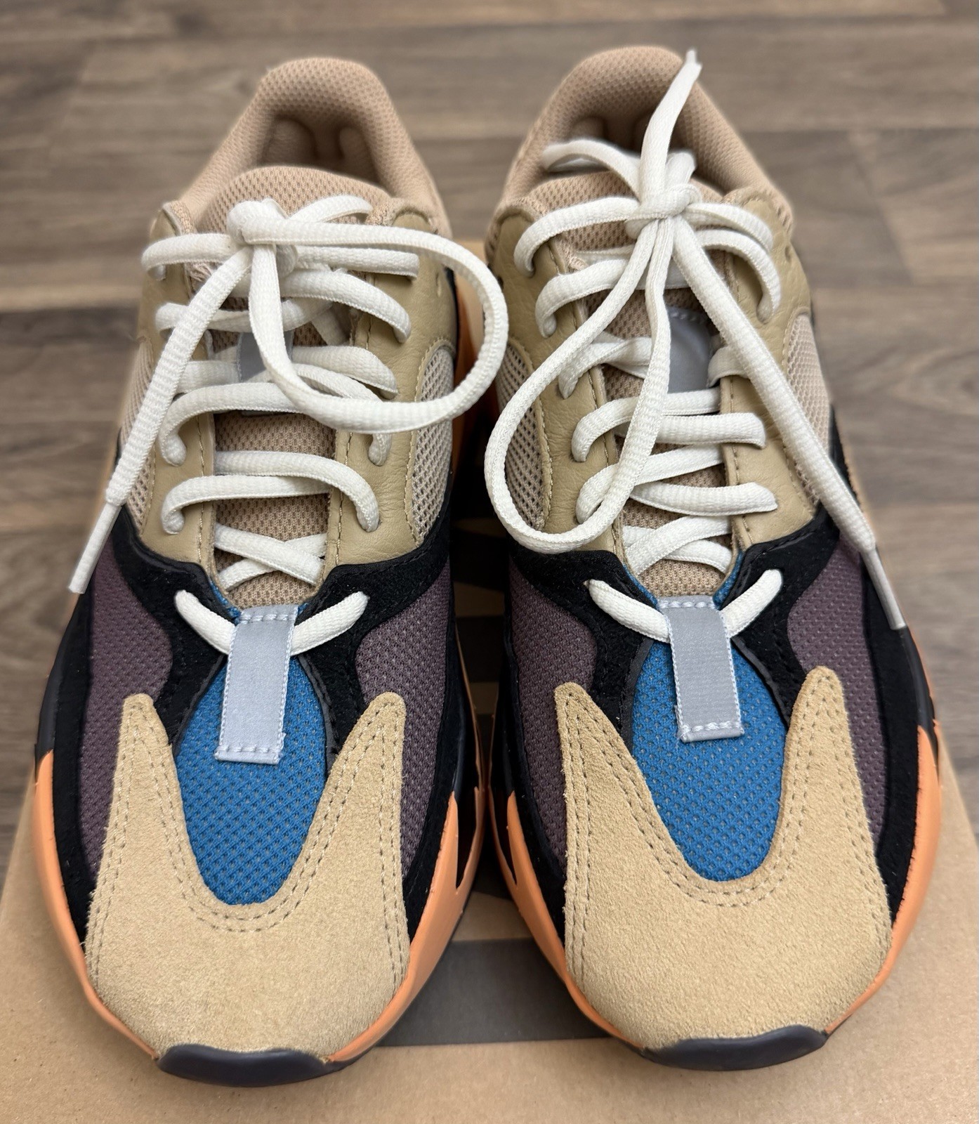 Adidas Yeezy Boost 700 Enflame Amber GW0297 Men’s Size 5 EUC With Box