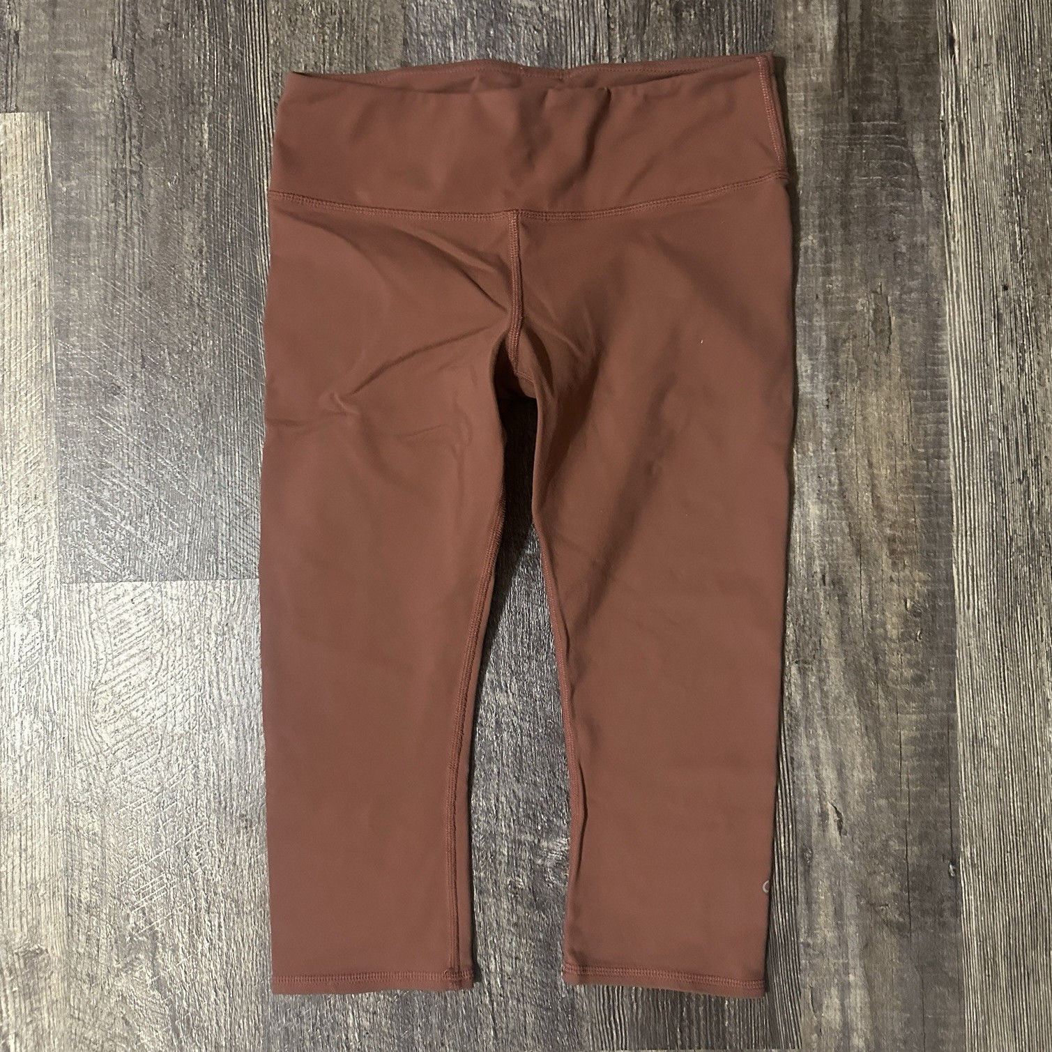 Alo Yoga Cropped Leggings Women’s Regular Size S Mauve Solid 17 in