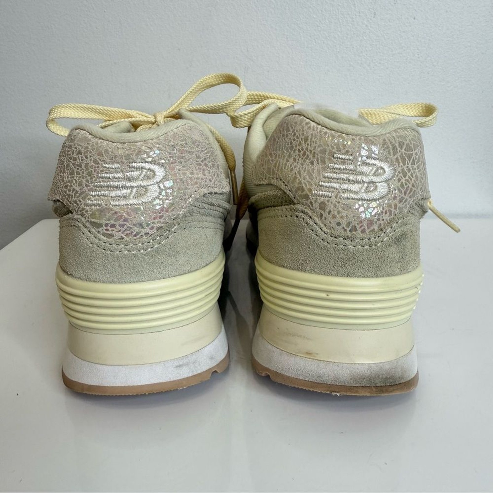 New Balance 574 Suede Shattered Pearl Running Sneaker Women’s Size 6.5 WL574CIB
