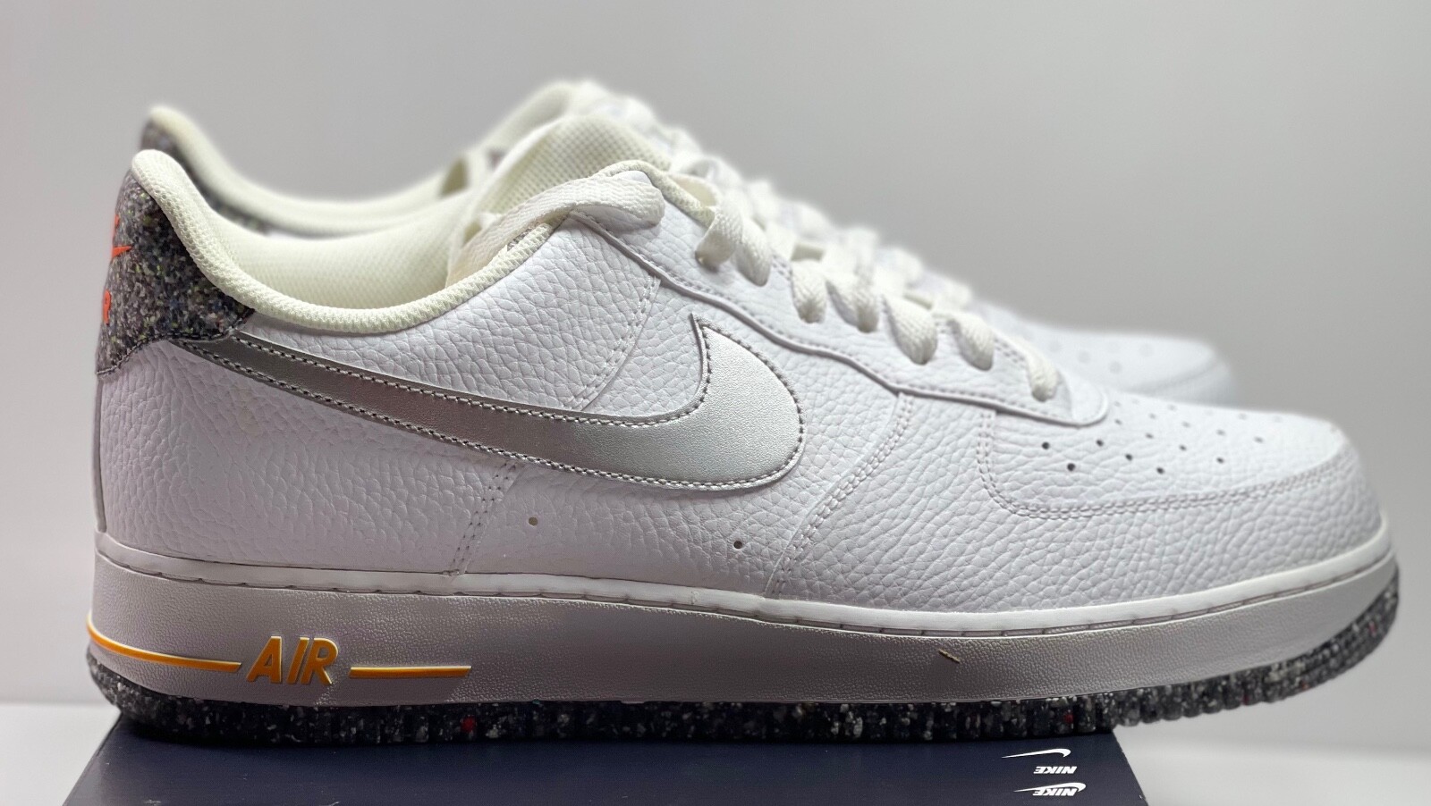 NIKE AIR FORCE 1 ’07 LV8 WHITE/METALLIC SILVER DA4676 100 US MEN SZ 11.5