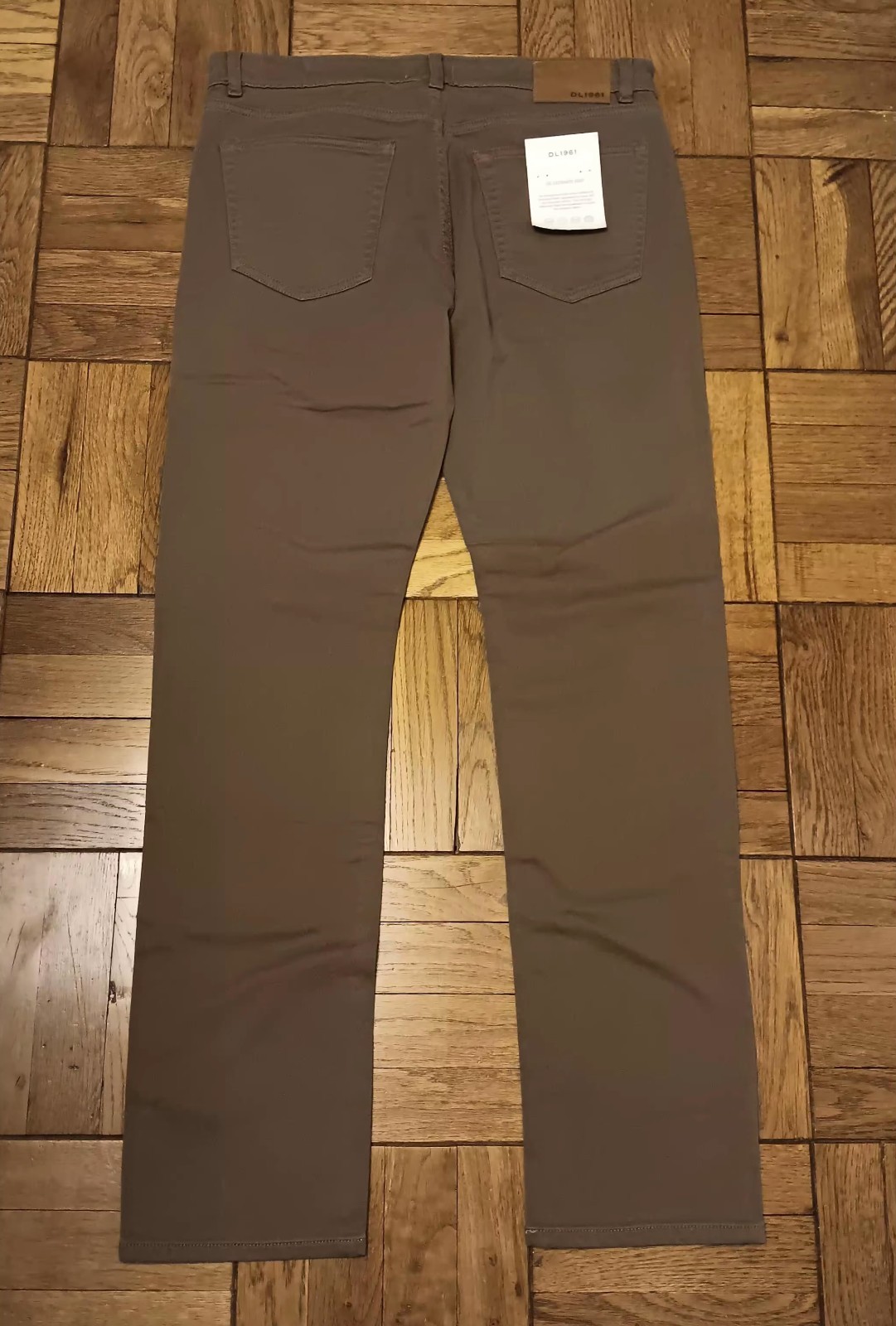 DL 1961 Men’s NWT Russell Slim Straight Pants Ultimate Knit Size 33X34