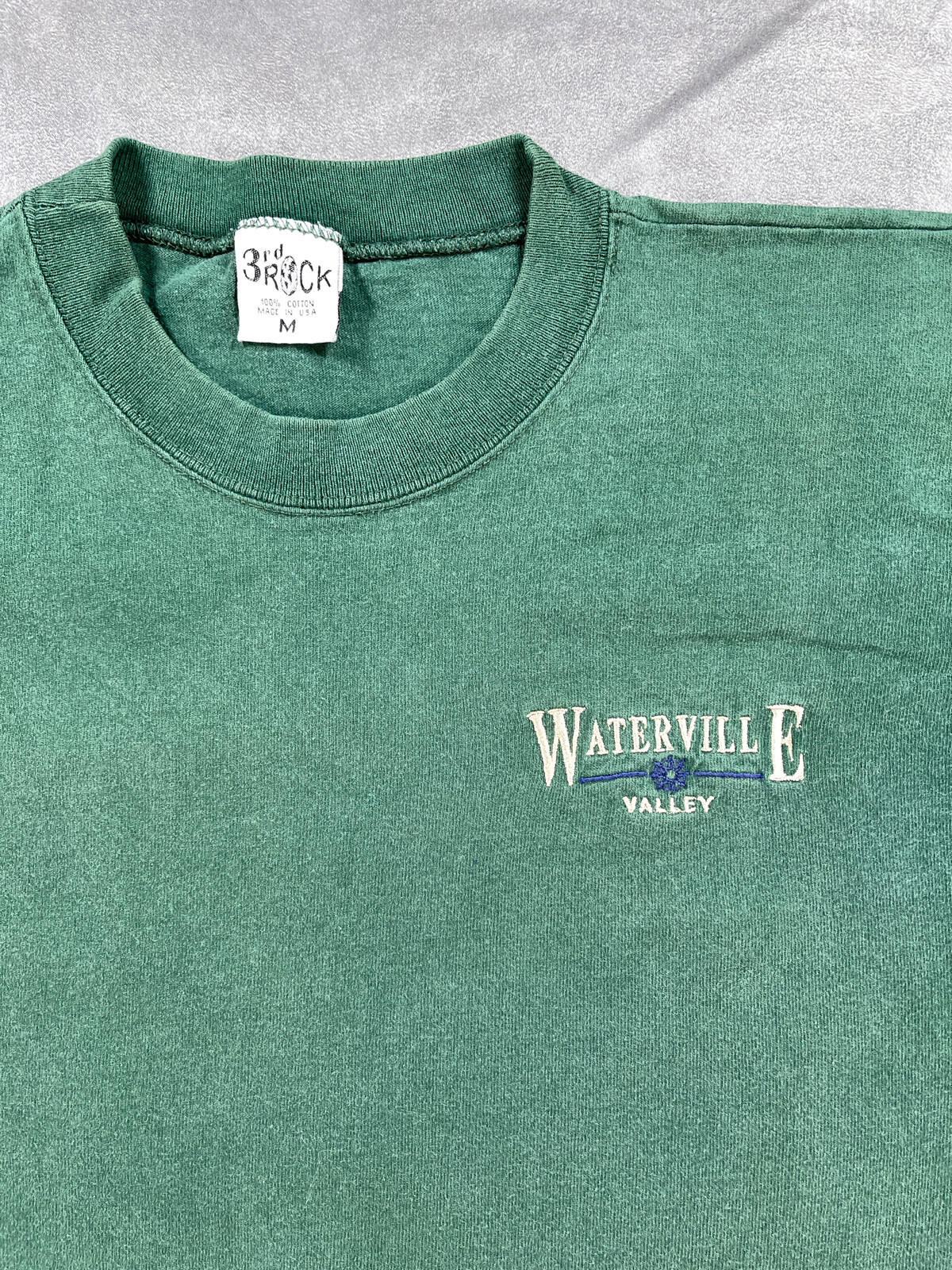 Green vintage Shirt Baggy Medium Waterville Valley New Hampshire New England