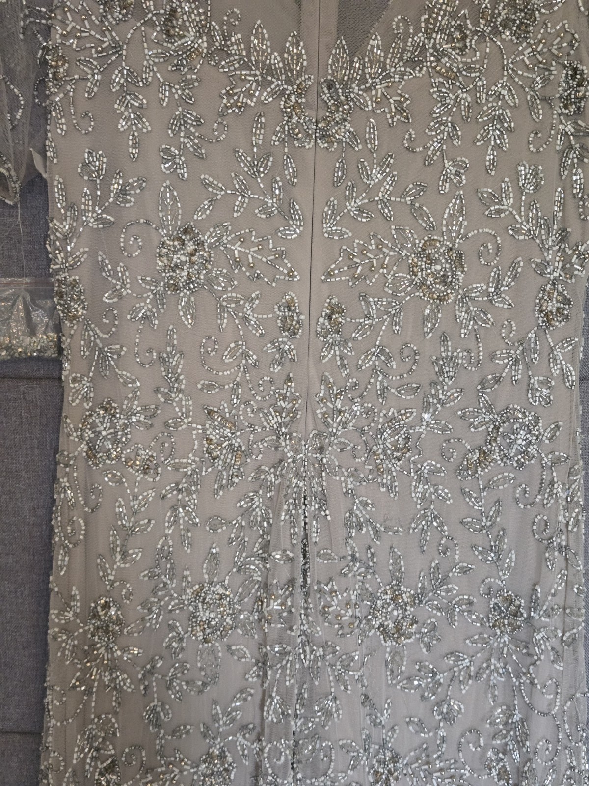 $269 Pisarro Nights Evening Gown Maxi Beaded V Neck Size 8 Silver