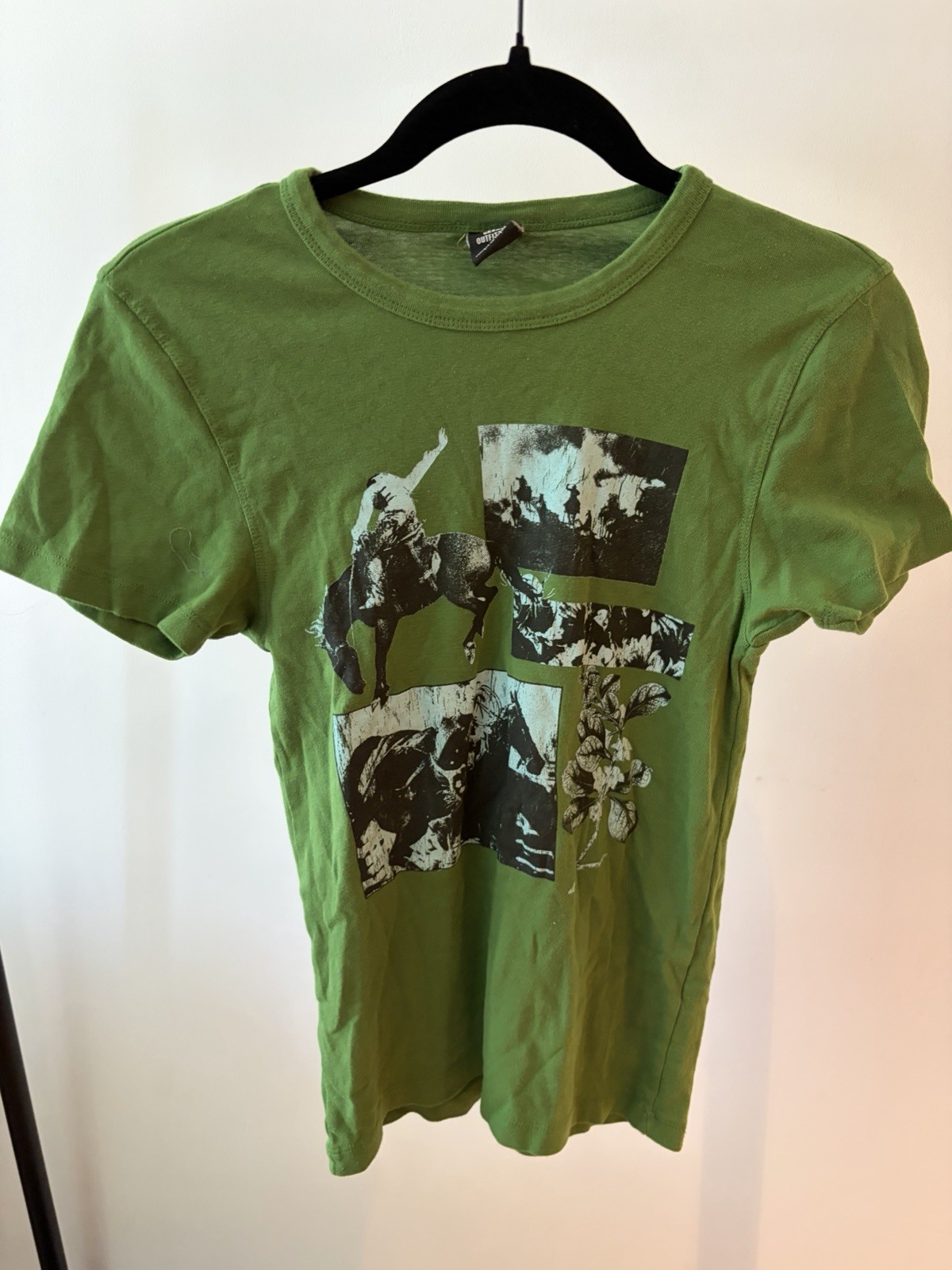 L Urban Outfitters tshirt