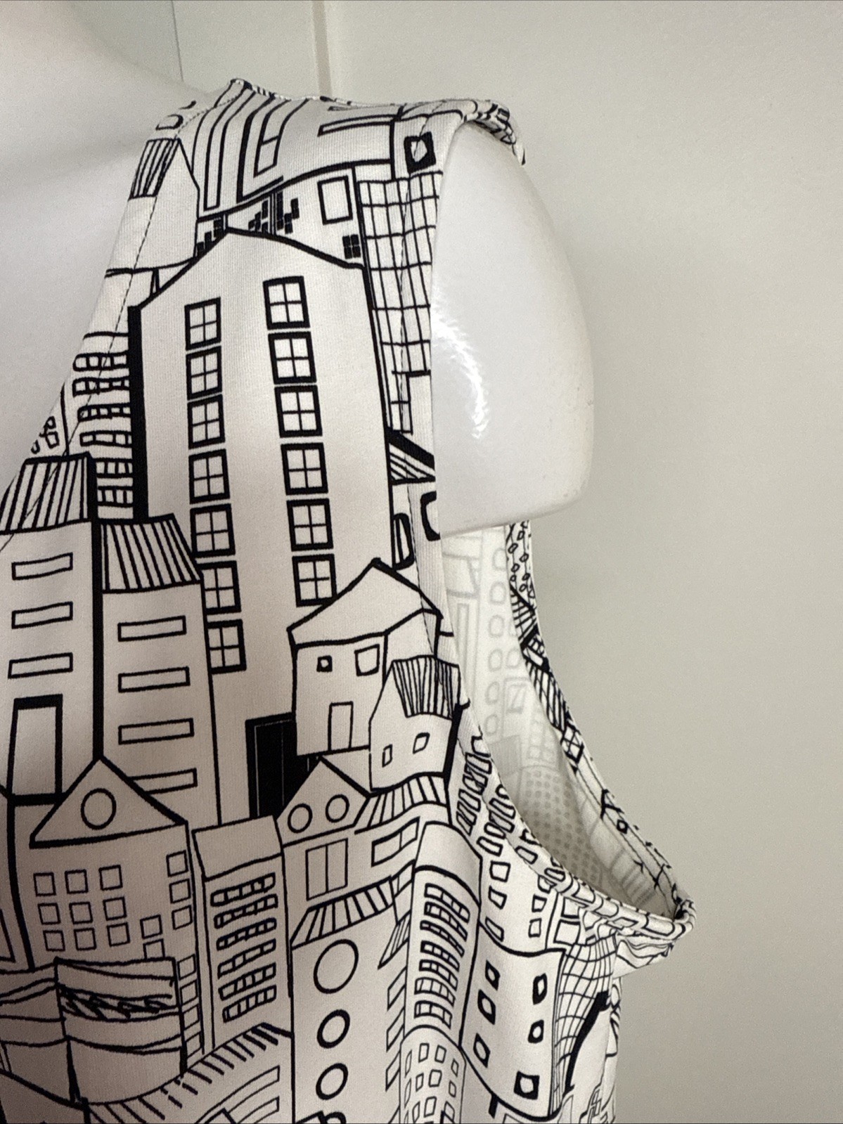 Compli K Women XXL Black White House Print Sleeveless Tunic Top Pocket Polyester