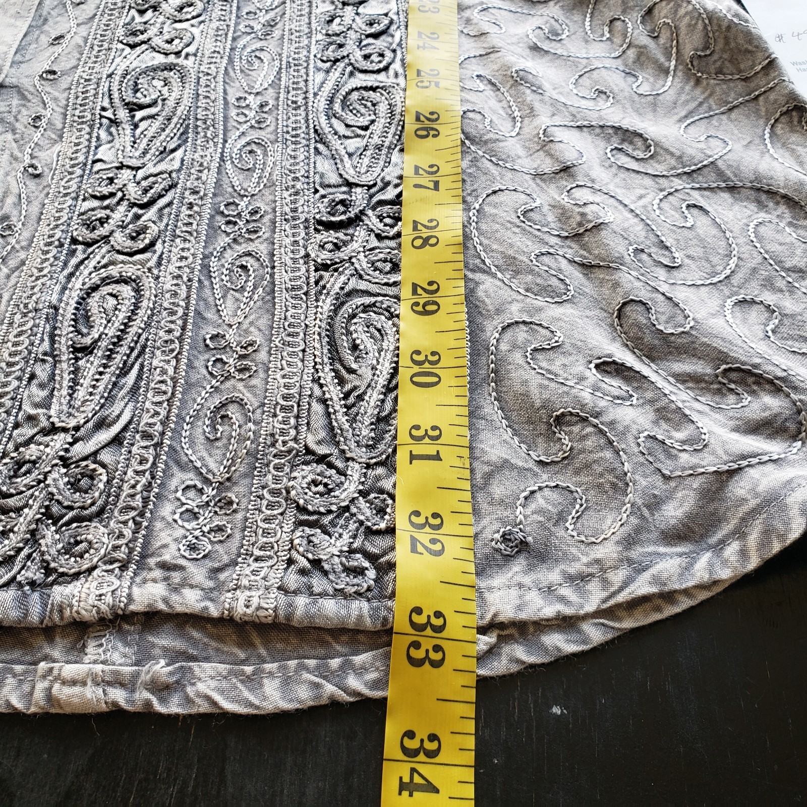 Boutique Embroidered Tunic Top L/XL Dove Gray Button Front Tie Back Boho Artsy