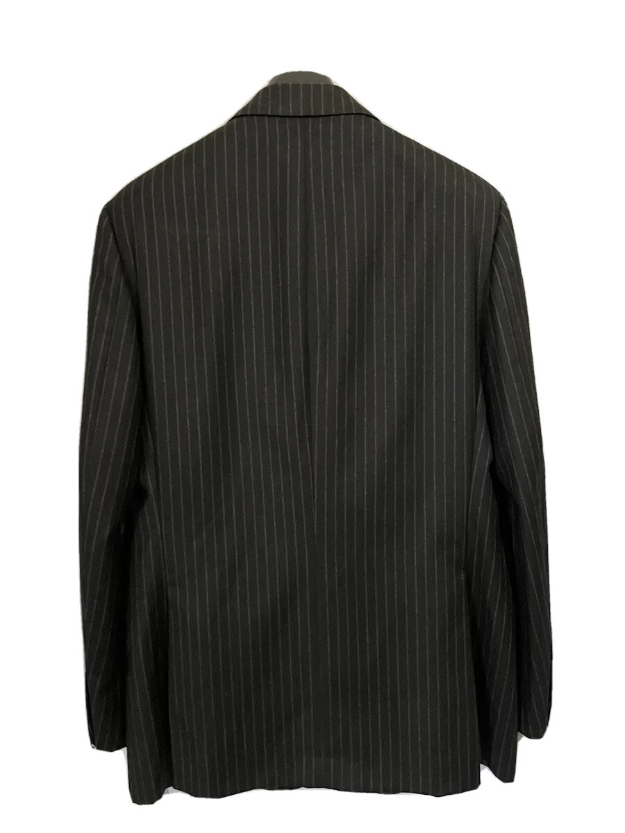 Hilton. Suit size 48 color grey €1680