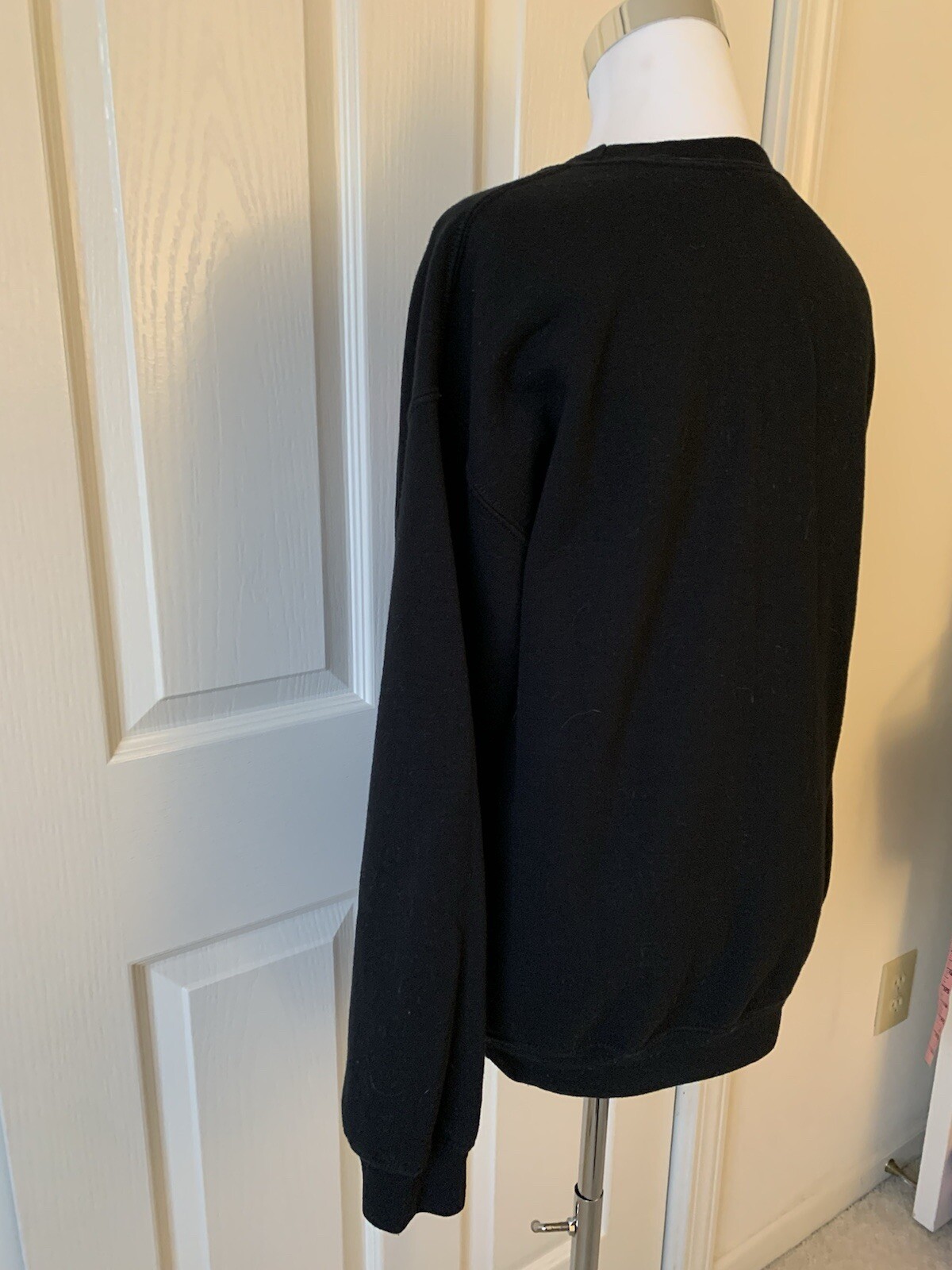 GILDAN “VOLUNTEER” BLACK COTTON POLYESTER BLEND SWEATSHIRT – SIZE M