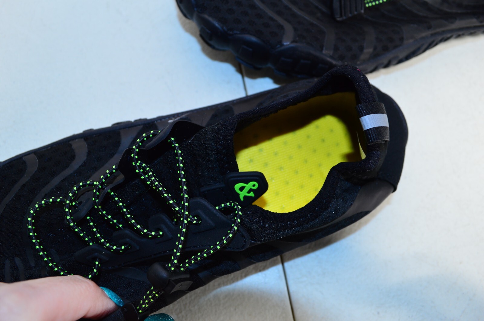 Water / Hiking Shoes Black & Lime Green Unbranded Mens Size 9 Women 11 EU 42