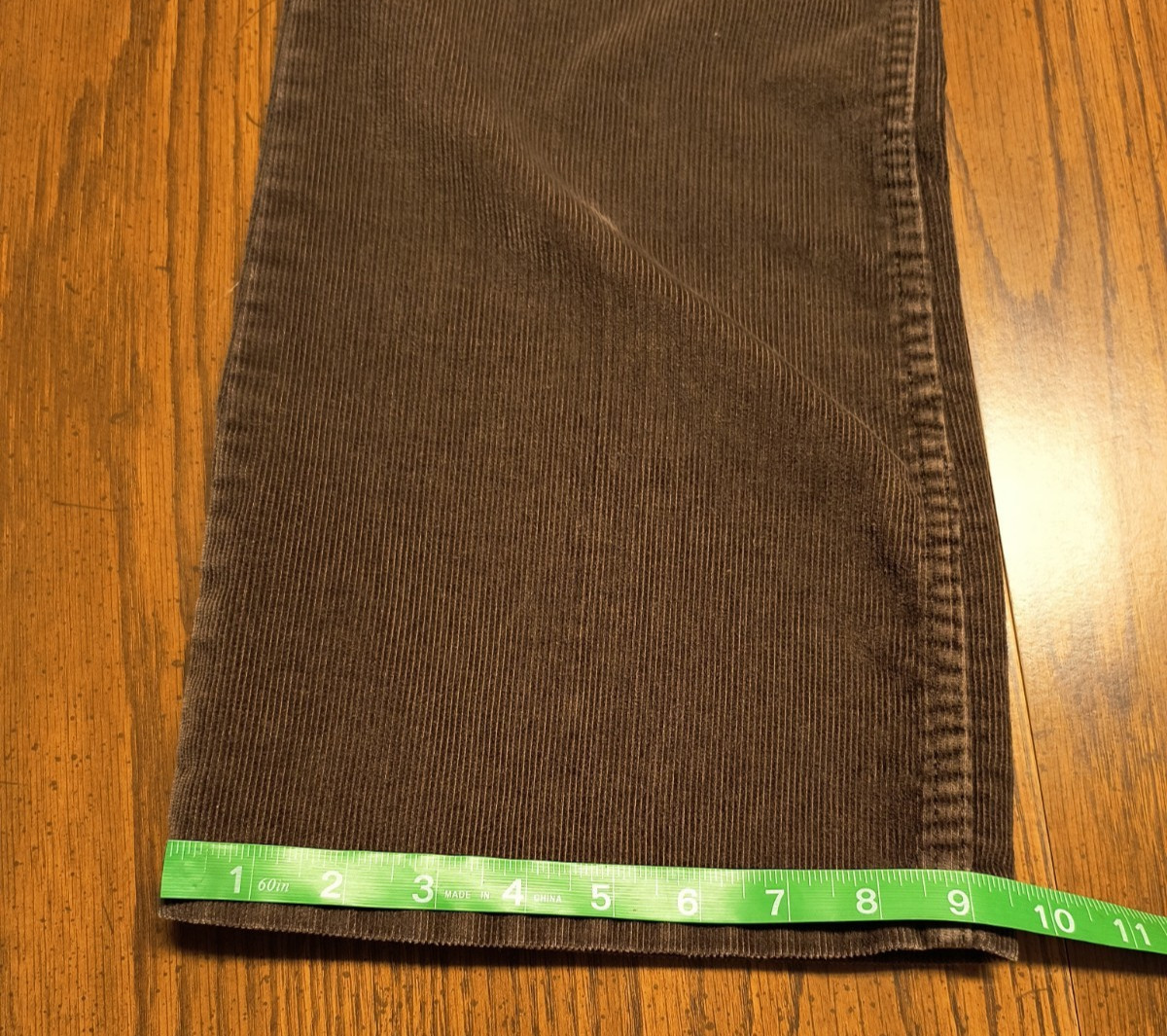 LEVI’S Jeans 527 Low Bootcut Corduroy W34 L34 Brown Mens Strauss & Co. Irregular