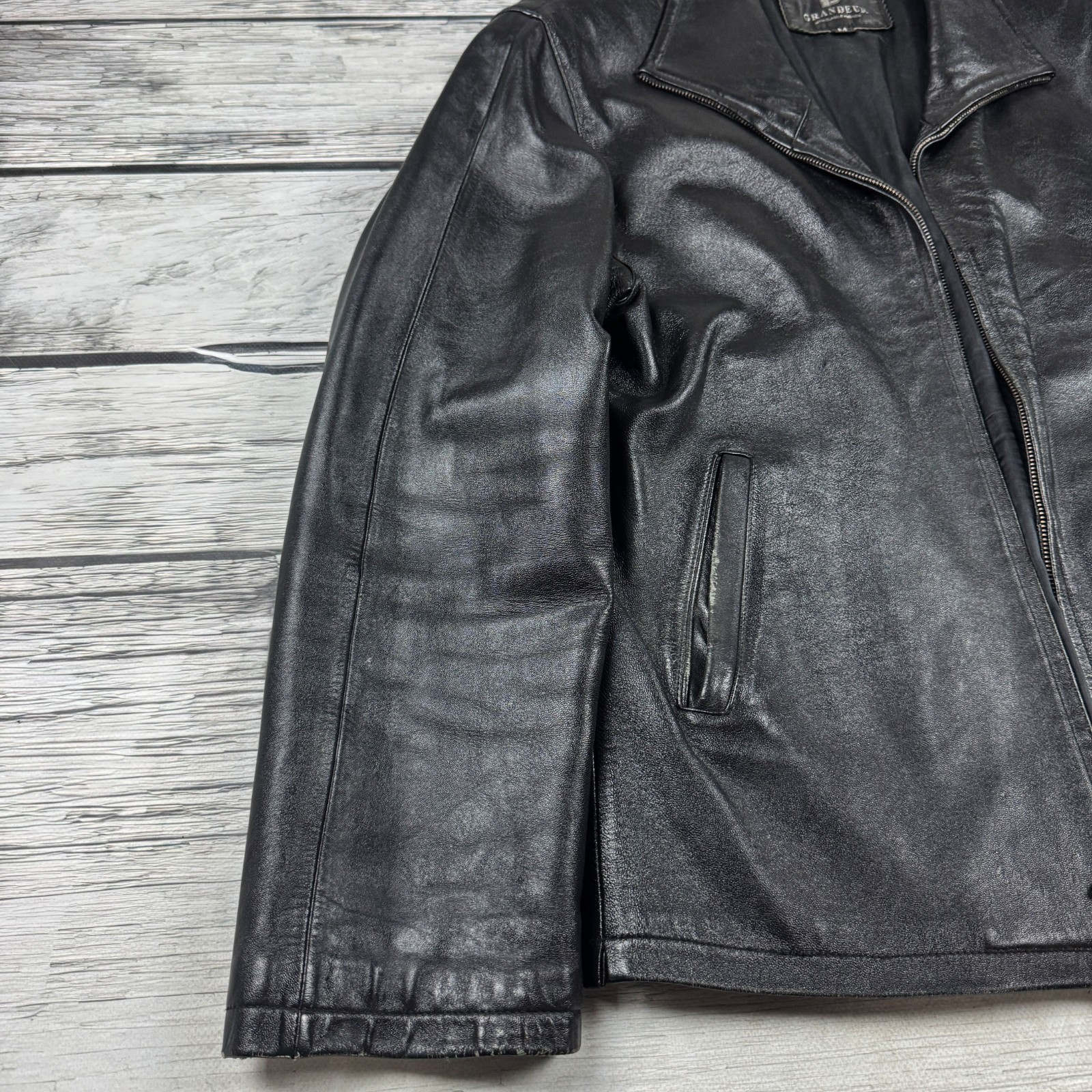 Grandeur Vintage Black Leather Jacket Minimalist Zip Up Classic Coat