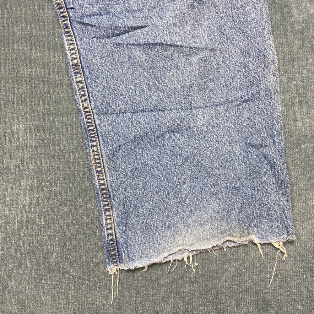 Levi’s 569 Straight Jeans Mens 38×32 Blue Denim Cotton Frayed Hem Relaxed Fit