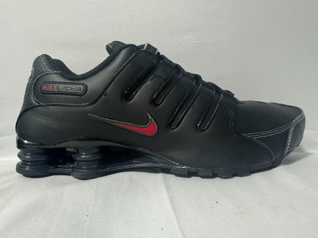 ******Nike Shox NZ****** Black Varsity Red Mens Size 10 N428