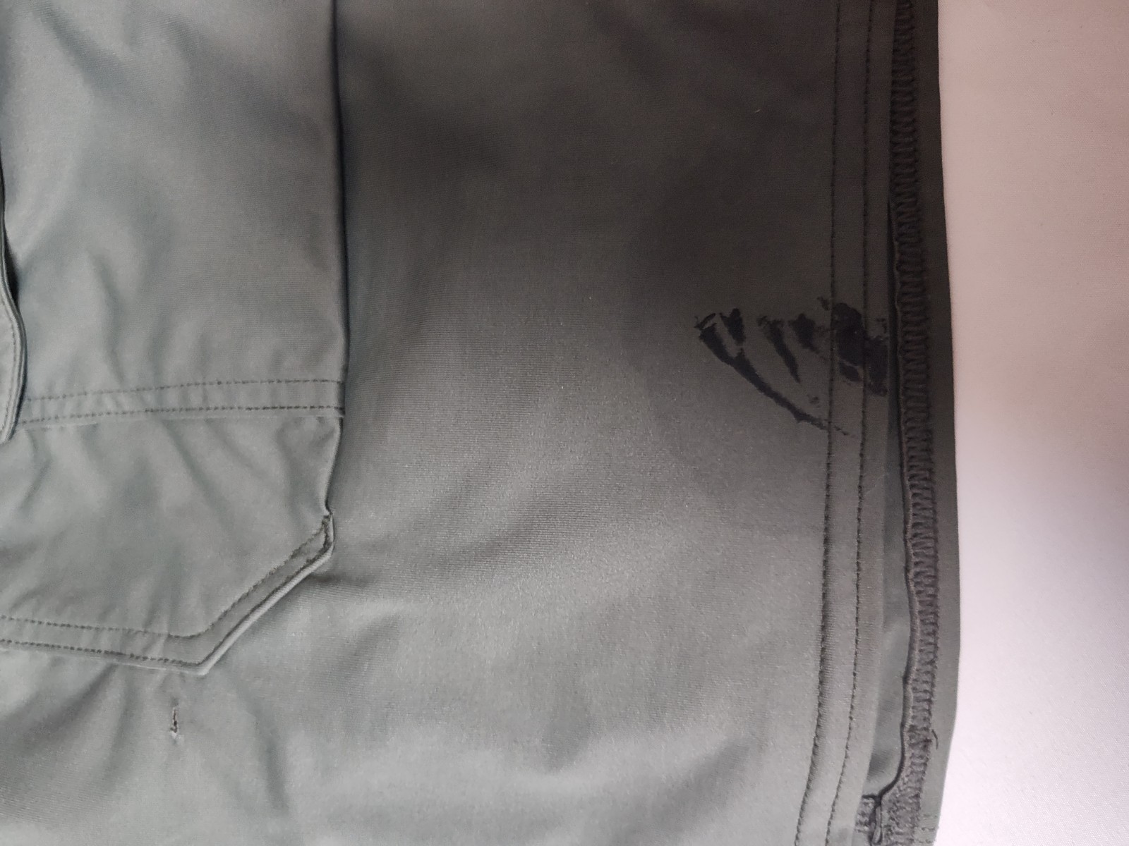 Anetik Men’s Roam Tech Shorts in a dark olive color Size Small