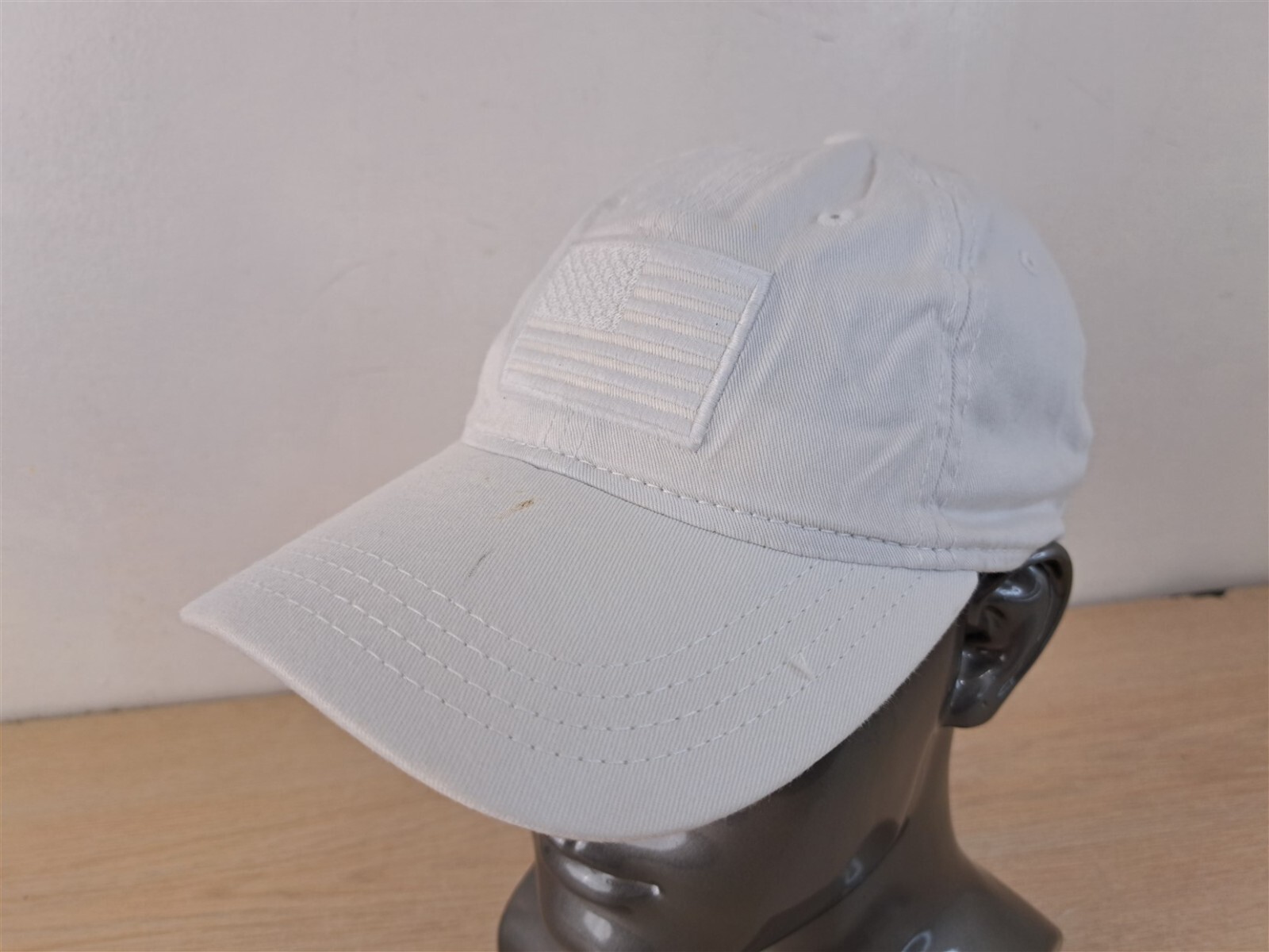 ACADEMY SPORTS OUTDOORS USA FLAG ADJUSTABLE STRAPBACK BASEBALL HAT/CAP, WHITE