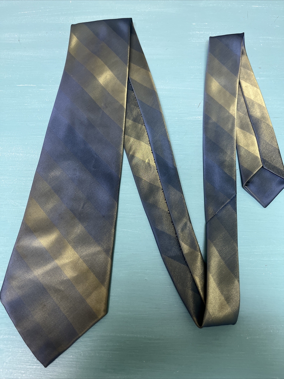 Vintage Men’s Wemlon Polyester Tie by Wembley! Classic 57-60”