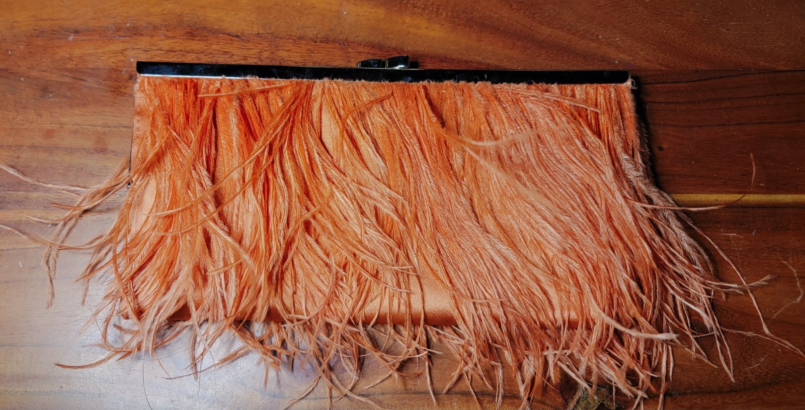 Vintage 90s BCBG Mazazria Coral Pink Ostrich Feather Satin Fau Silk Clutch Purse