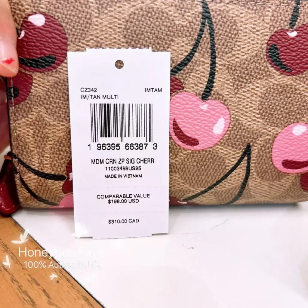 NWT Coach Medium Corner Zip Wallet With Strawberry/Lemon/Orange Print