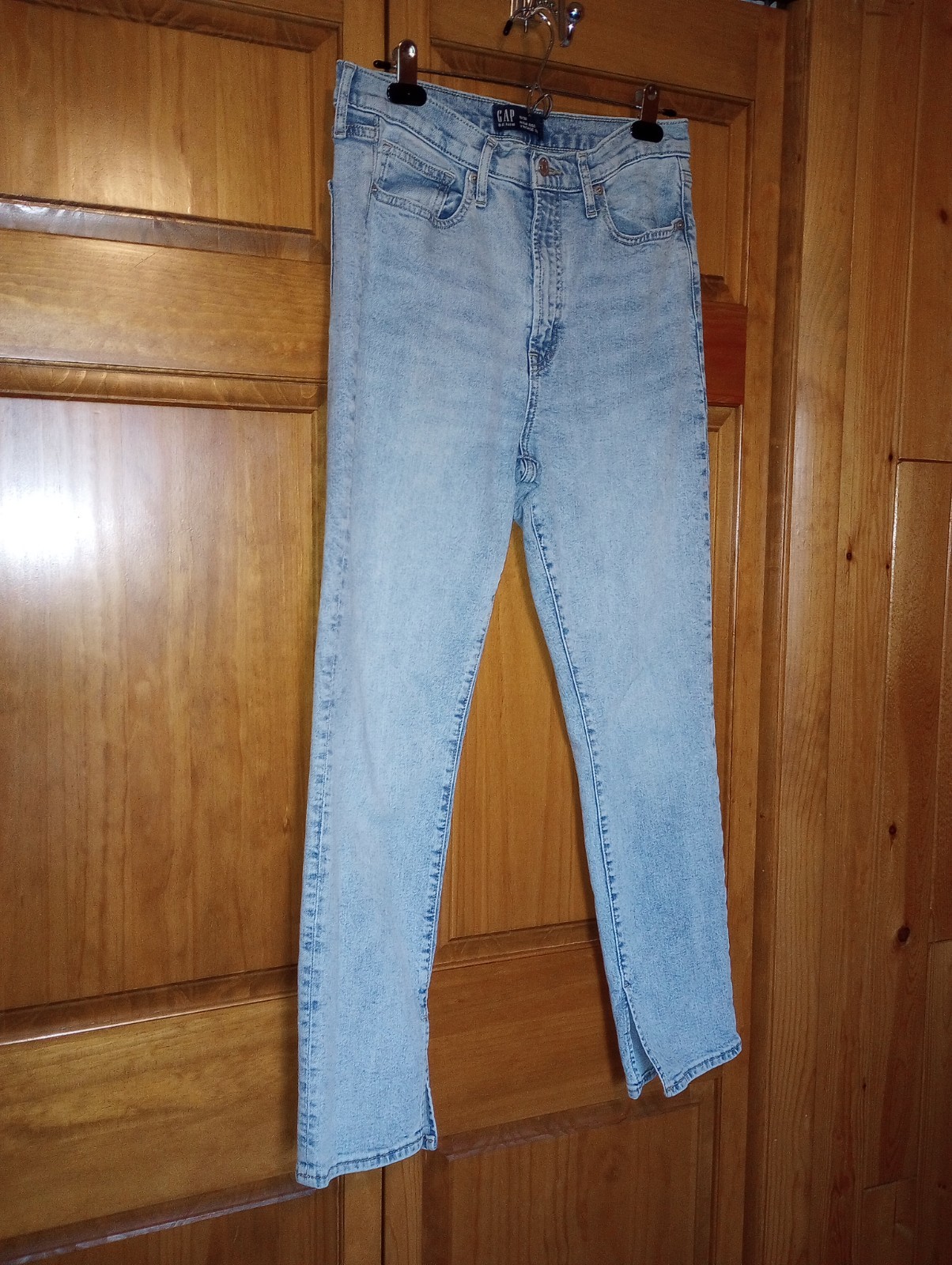 Gap Denim “Vintage” Look Jeans 5″ Ankle Slit Womens 31″ waist, 12″ rise, Lt Wash