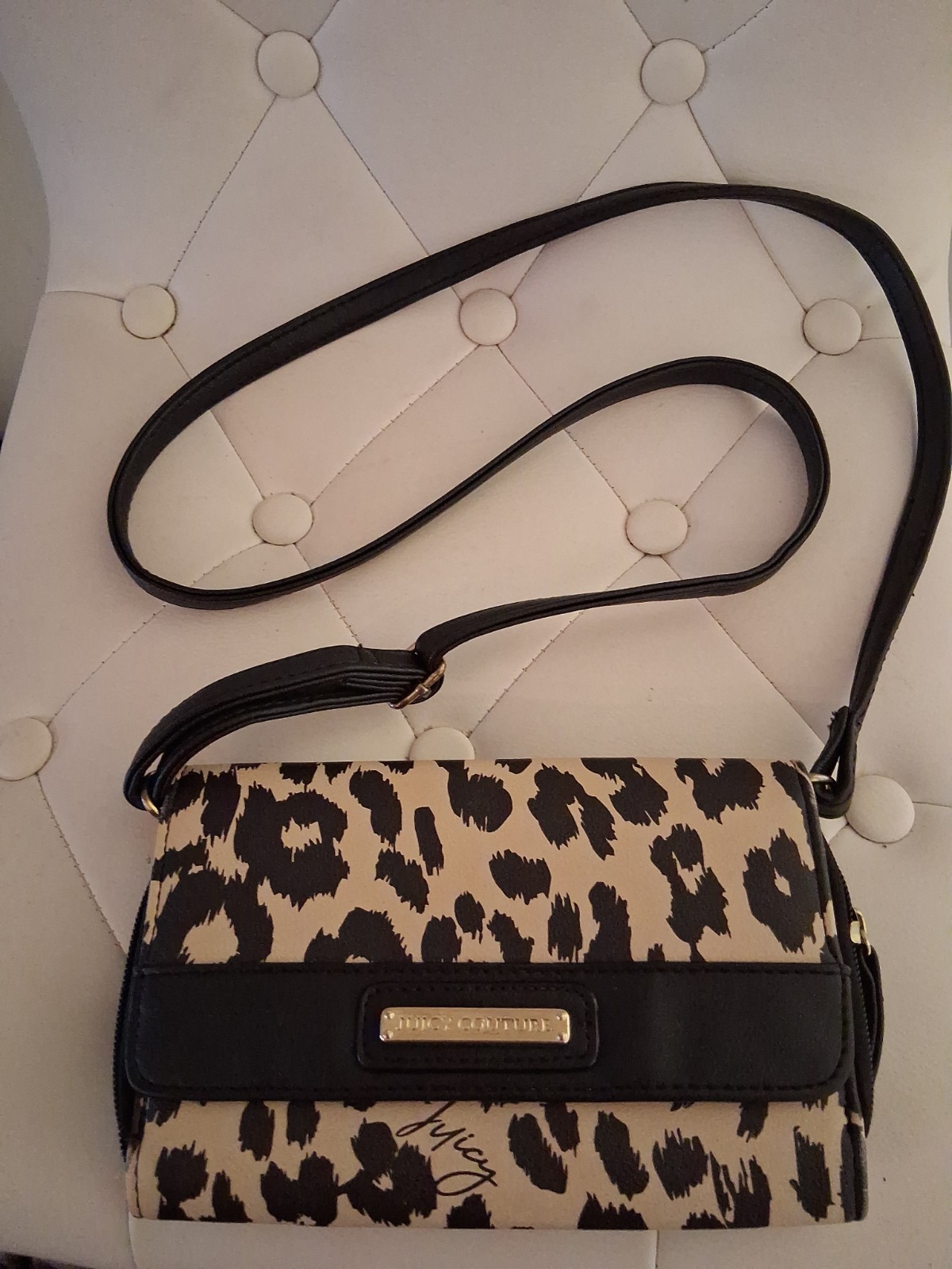 BETSEY JOHNSON Designer Cheetah Print Crossbody Zip Around Wallet Shoulder Bag