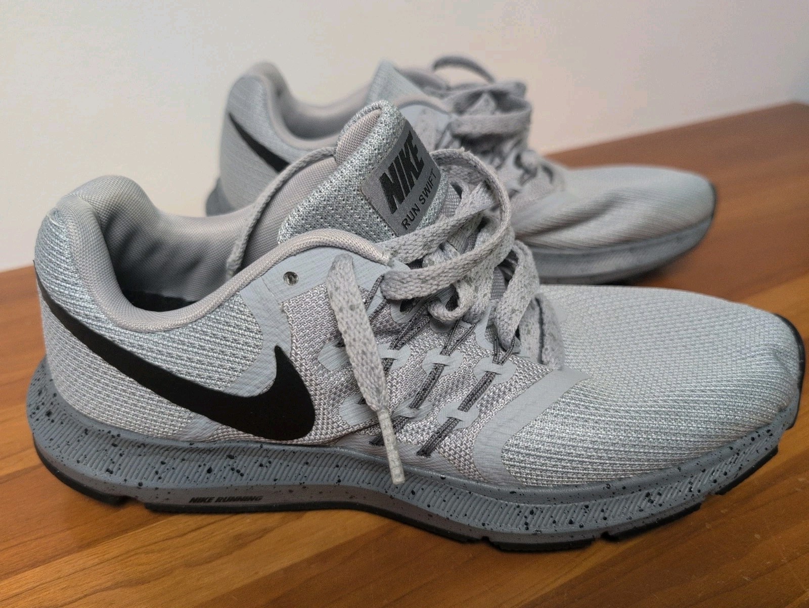 Nike Run Swift SE Athletic Running Shoes Wolf Grey/Black Men 8 Women 9.5