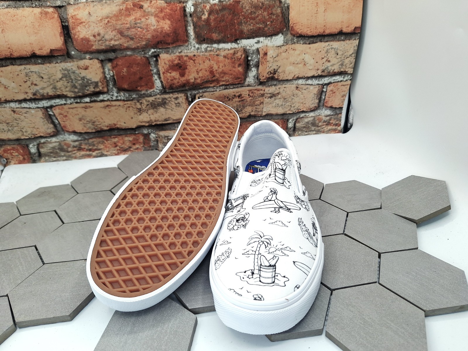 Vans Classic SlipOn Low Tide True White Beach Graphic Skater Surf Shoe Men Sz 11