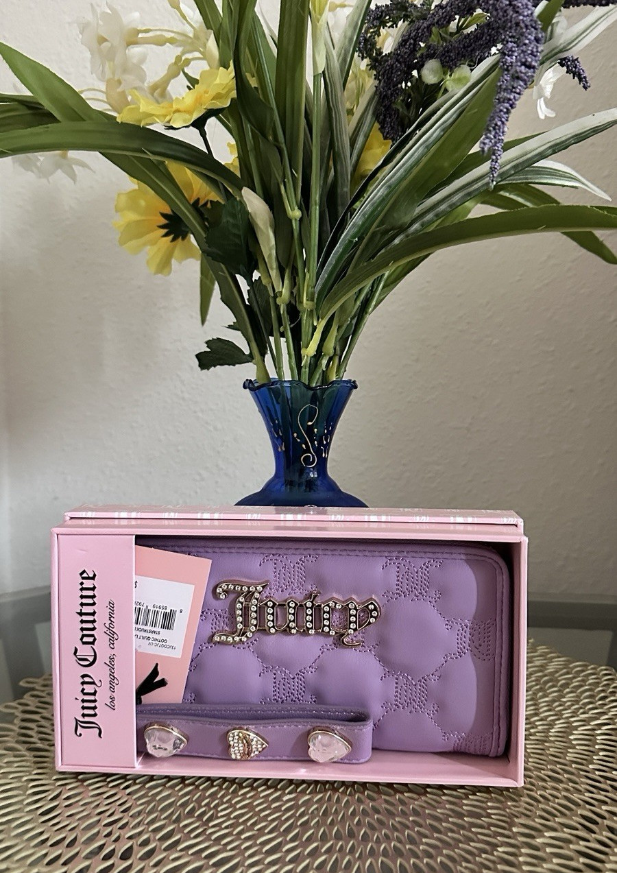 Juicy Couture Pink Purple Heart Logo Rhinestone Bi-Fold Wallet Credit Card