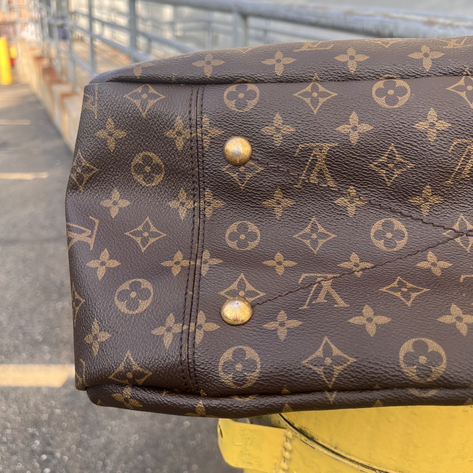 Louis Vuitton LV Hand Bag M40249 Artsy MM Brown Monogram Y2K Logomania Boho Chic
