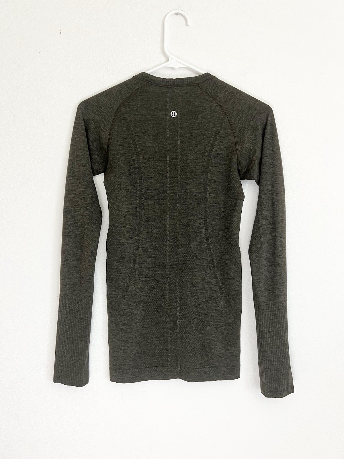 Lululemon Swiftly Tech Longsleeve 2.0 Olive Green Thumb Athleisure Gorpcore 2