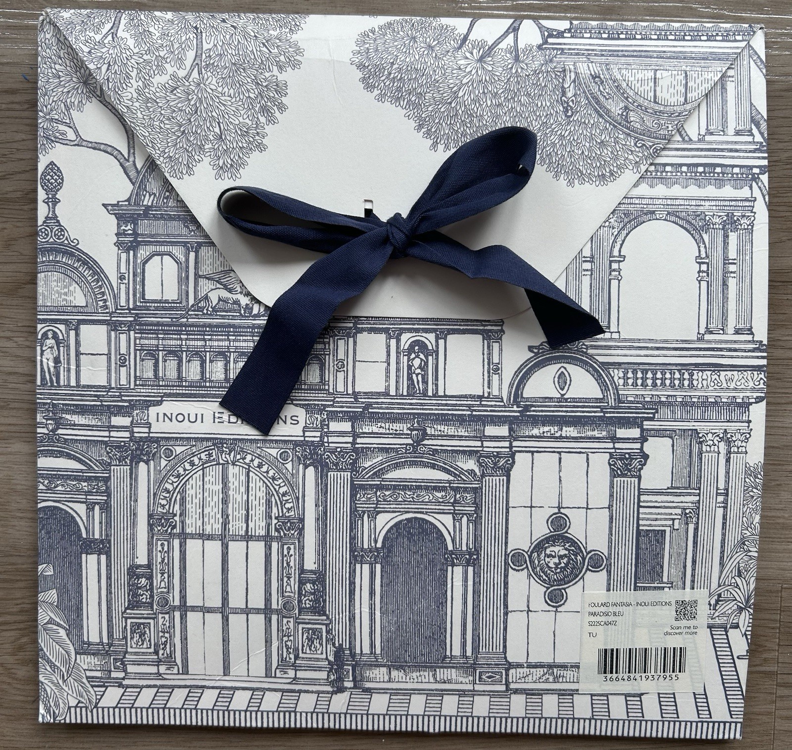 🇫🇷 NWT Sézane X Inoui Editions Paradisio Print Square Scarf White & Blue