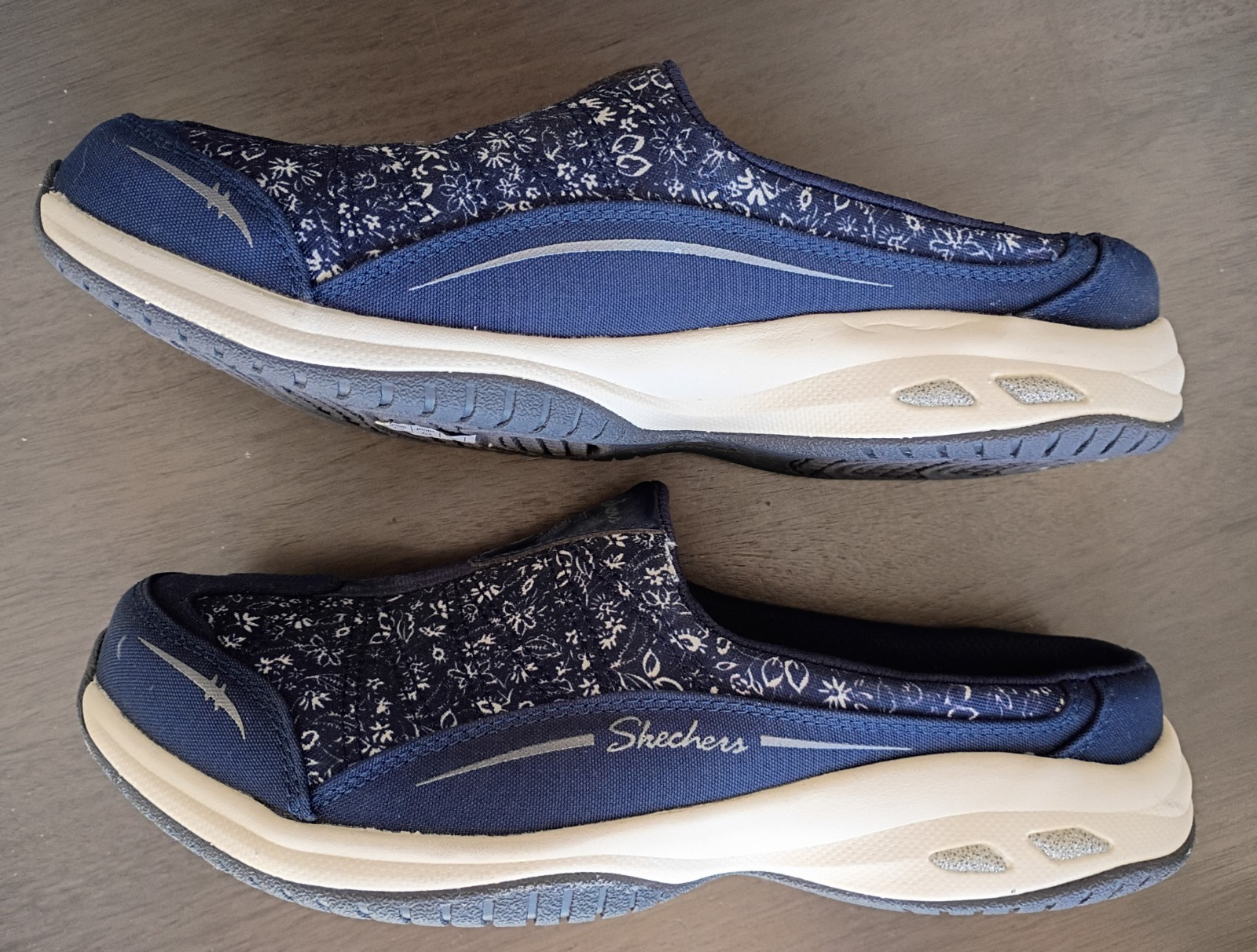 Skechers Relaxed Fit Air Cooled Womens 9 Navy Blue
