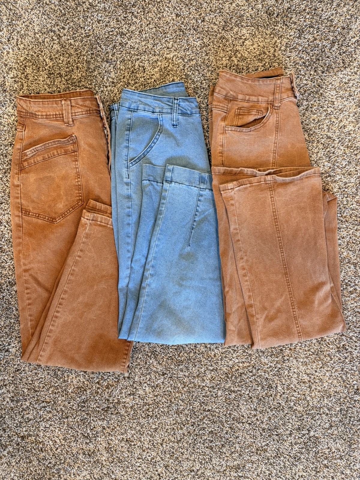 Lot of 3 Women’s Size Large Straight Leg Stretch Jeans Rust Brown Blue NEW